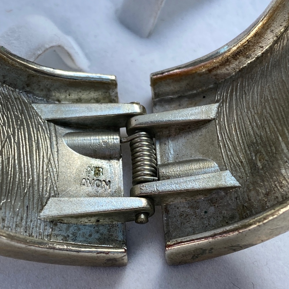 RARE Vintage Avon Silver Clamper Bracelet - Picture 4 of 10